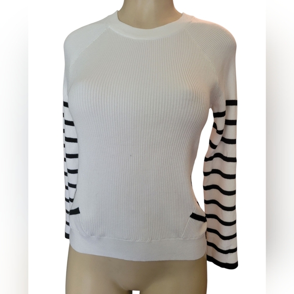 Soho New York Co. White Black Strippwd Ribbed Sweater Large Winter Comfy - Picture 1 of 5